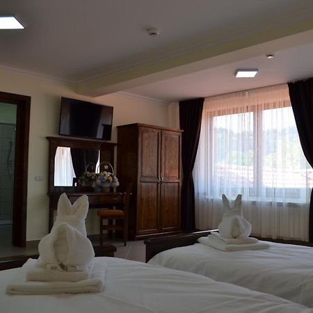 Hotel Rabbit Bran Moieciu de Jos Ngoại thất bức ảnh