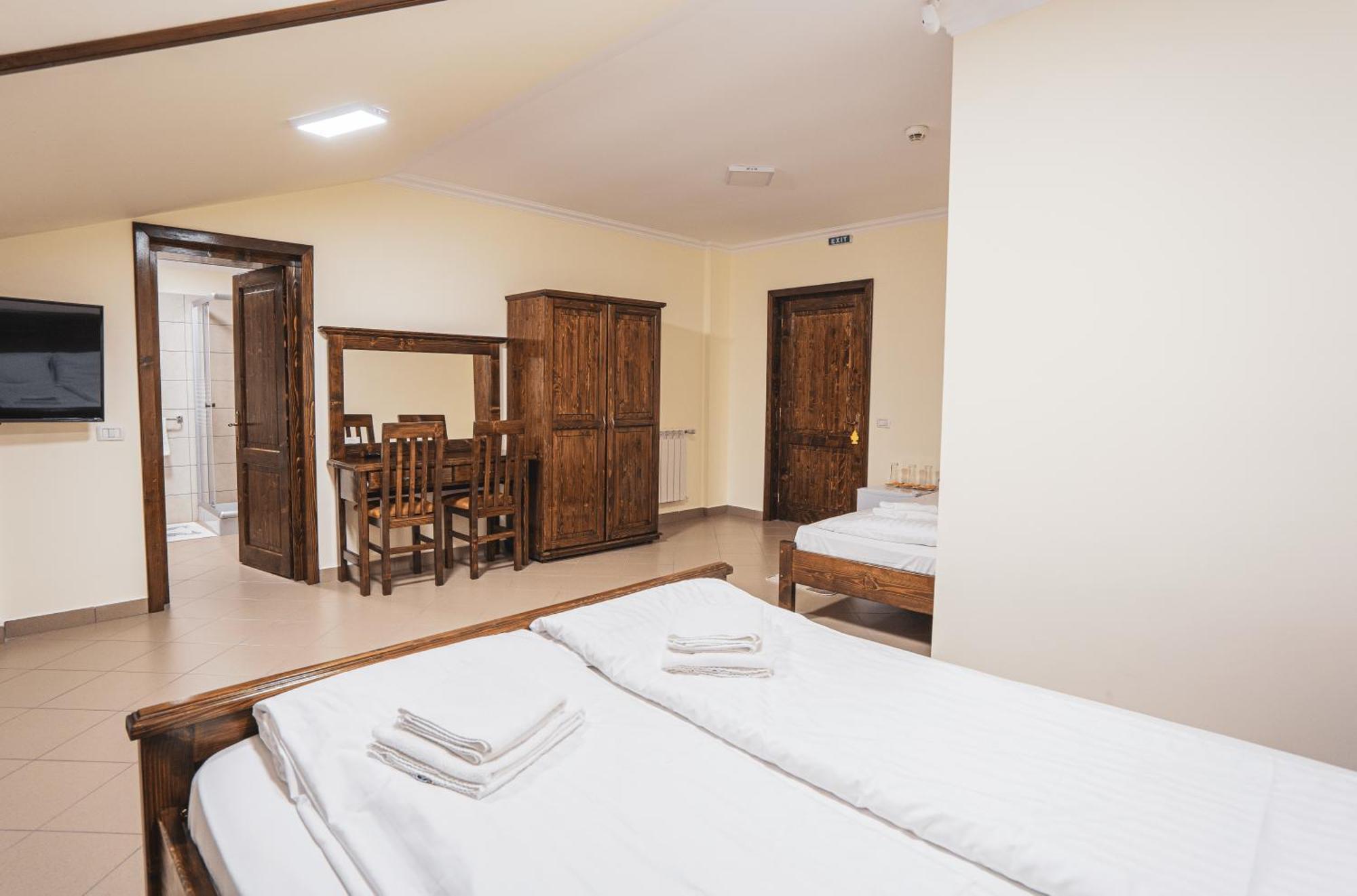 Hotel Rabbit Bran Moieciu de Jos Ngoại thất bức ảnh
