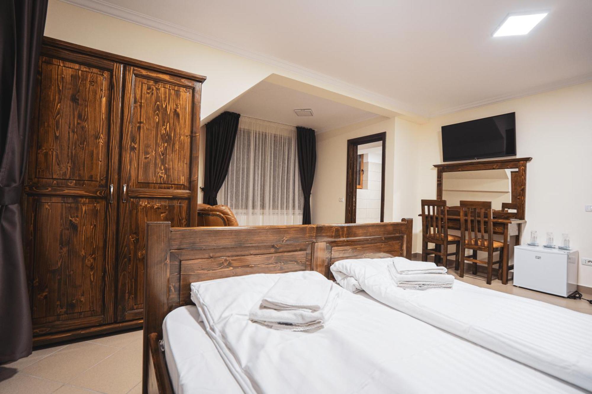 Hotel Rabbit Bran Moieciu de Jos Ngoại thất bức ảnh