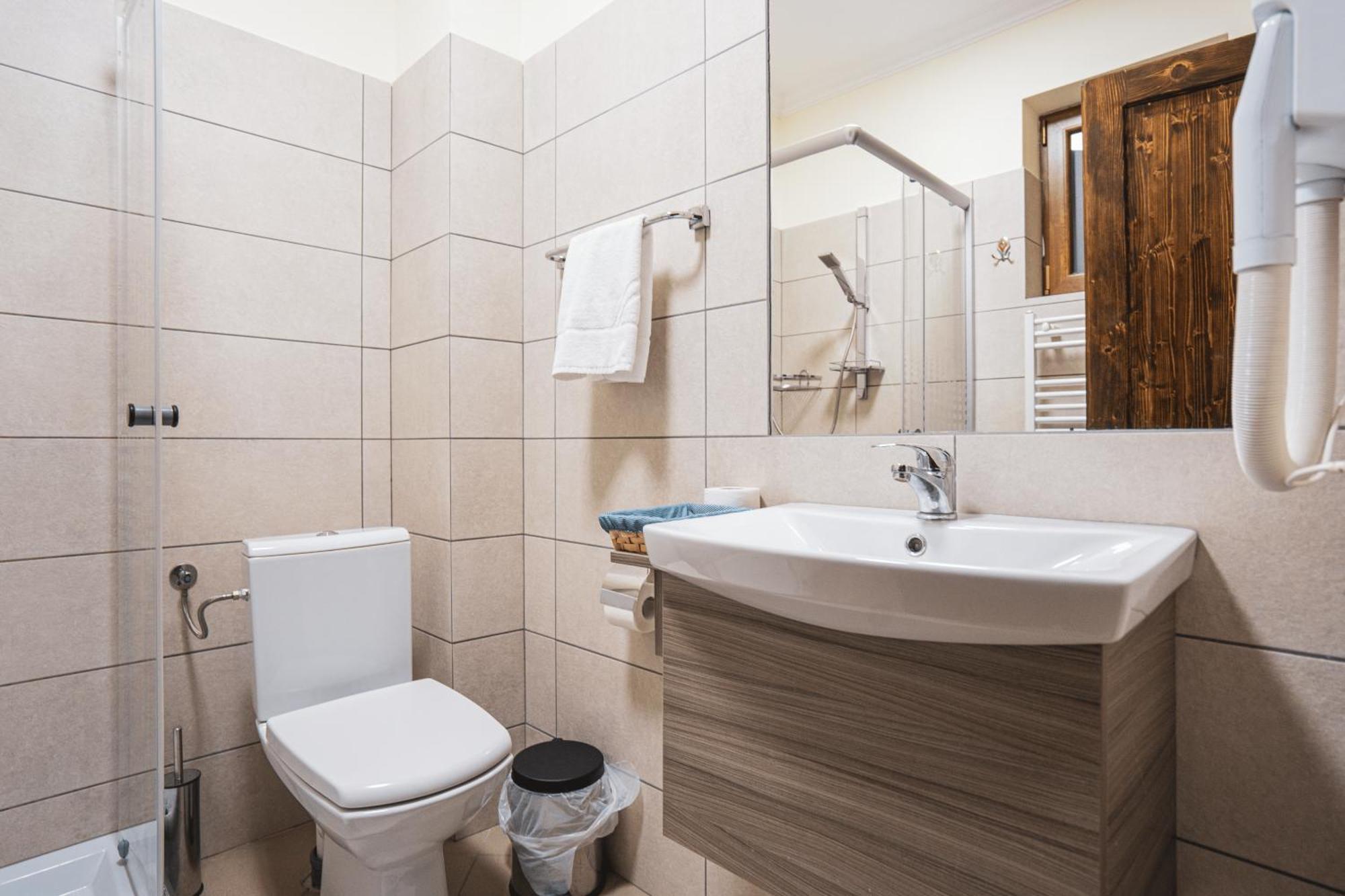 Hotel Rabbit Bran Moieciu de Jos Ngoại thất bức ảnh